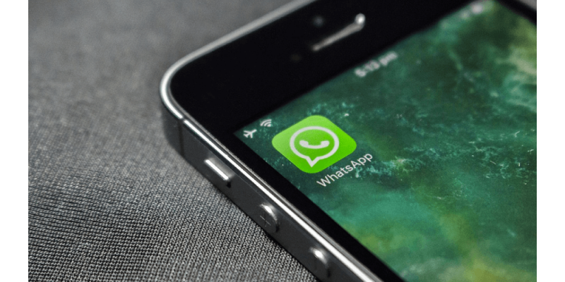 ¿Puede una AT brindar servicios a través de Whatsapp?